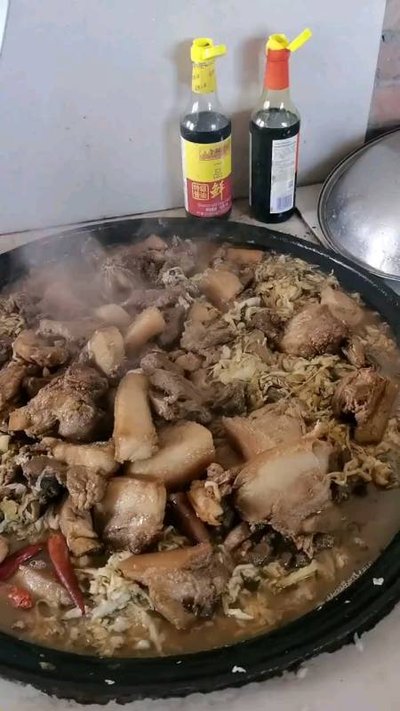【丁香·愛心】有豬的年，才叫過年（散文）